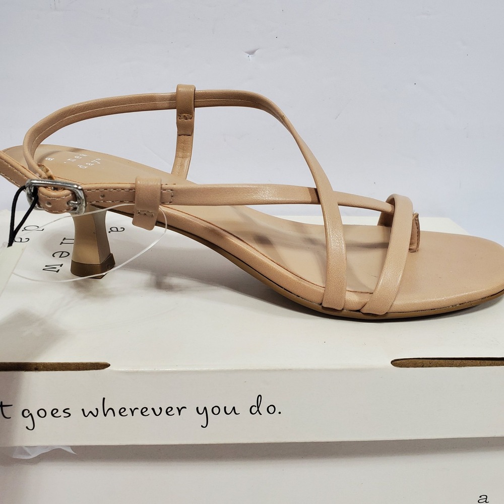 A New Day Reggie Heels Womens 6.5 Tan New Strappy Kitten Heel Sandals